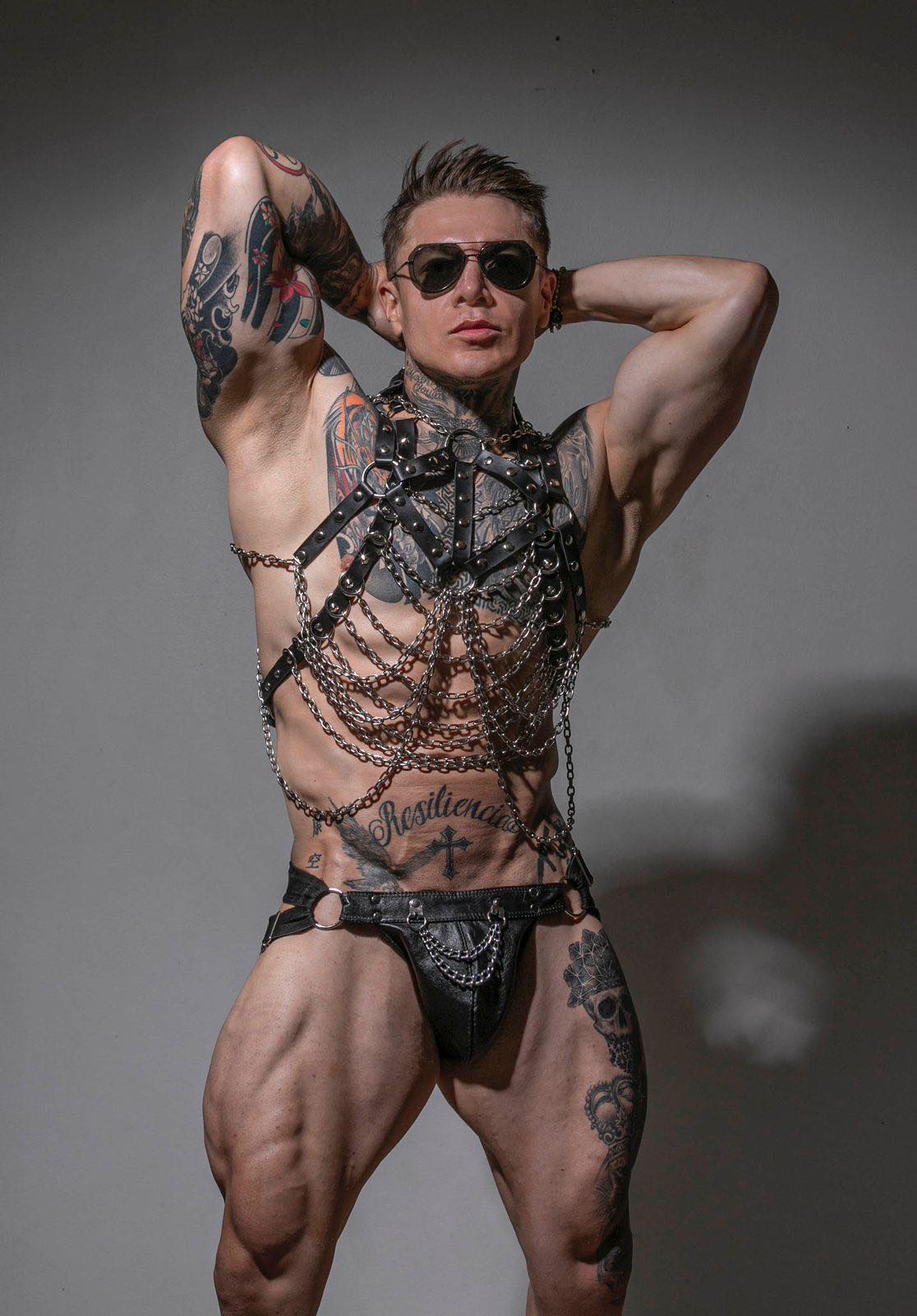 Jockstrap de piel con cadena